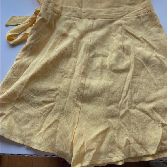 Yellow romper - Picture 2 of 2